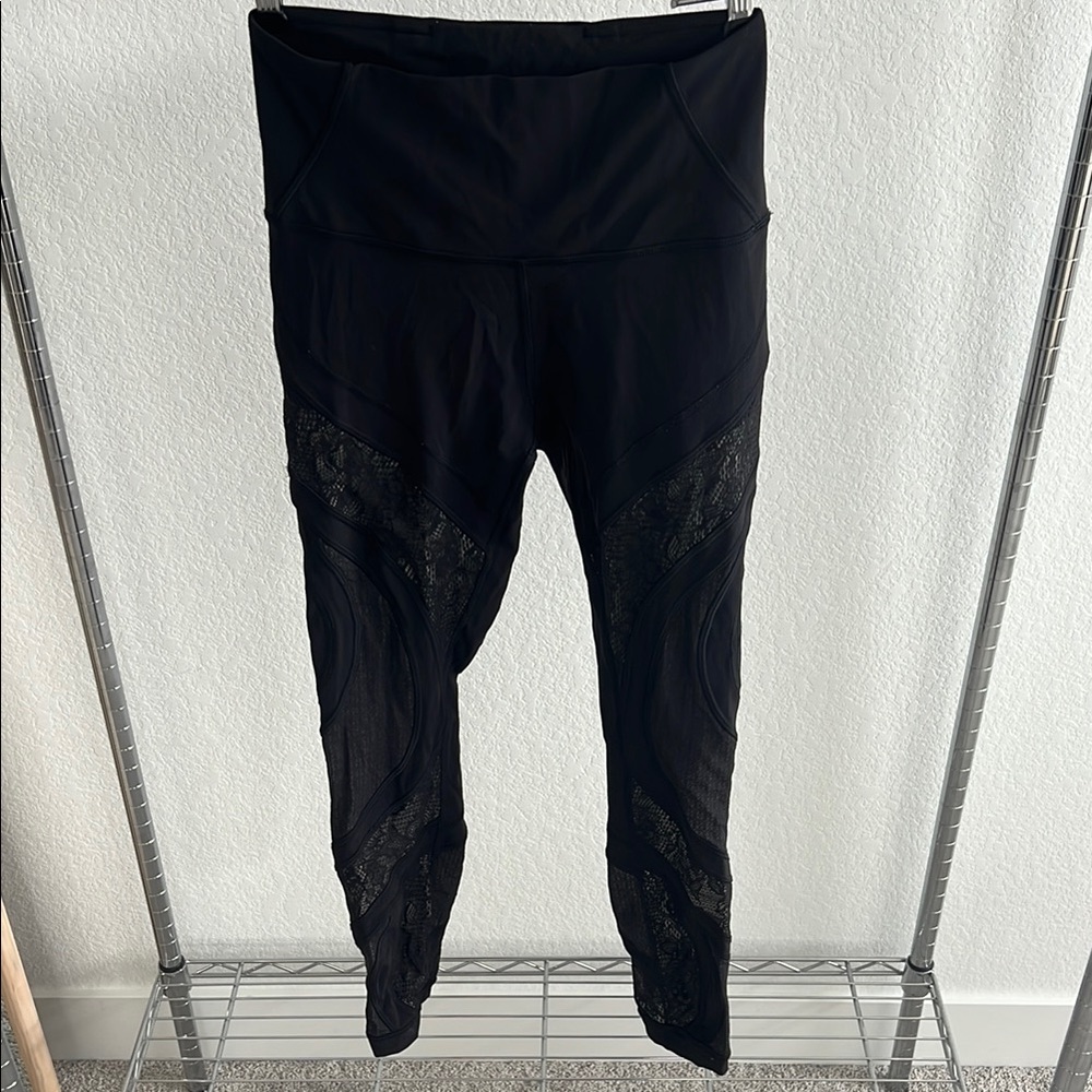 Lululemon black size 6 Leggings